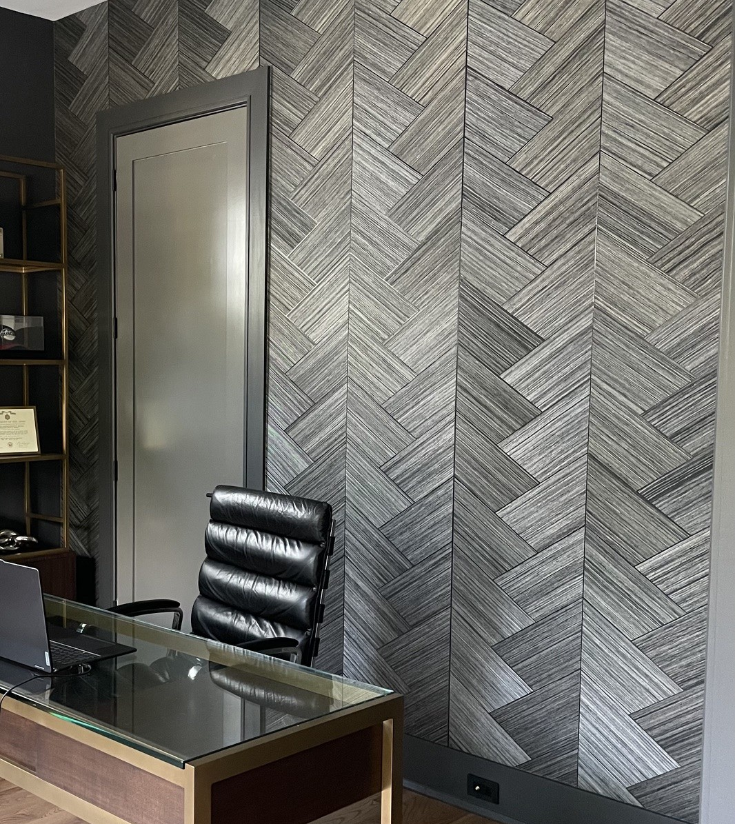 Grasscloth and natural fiber wallcovering texture